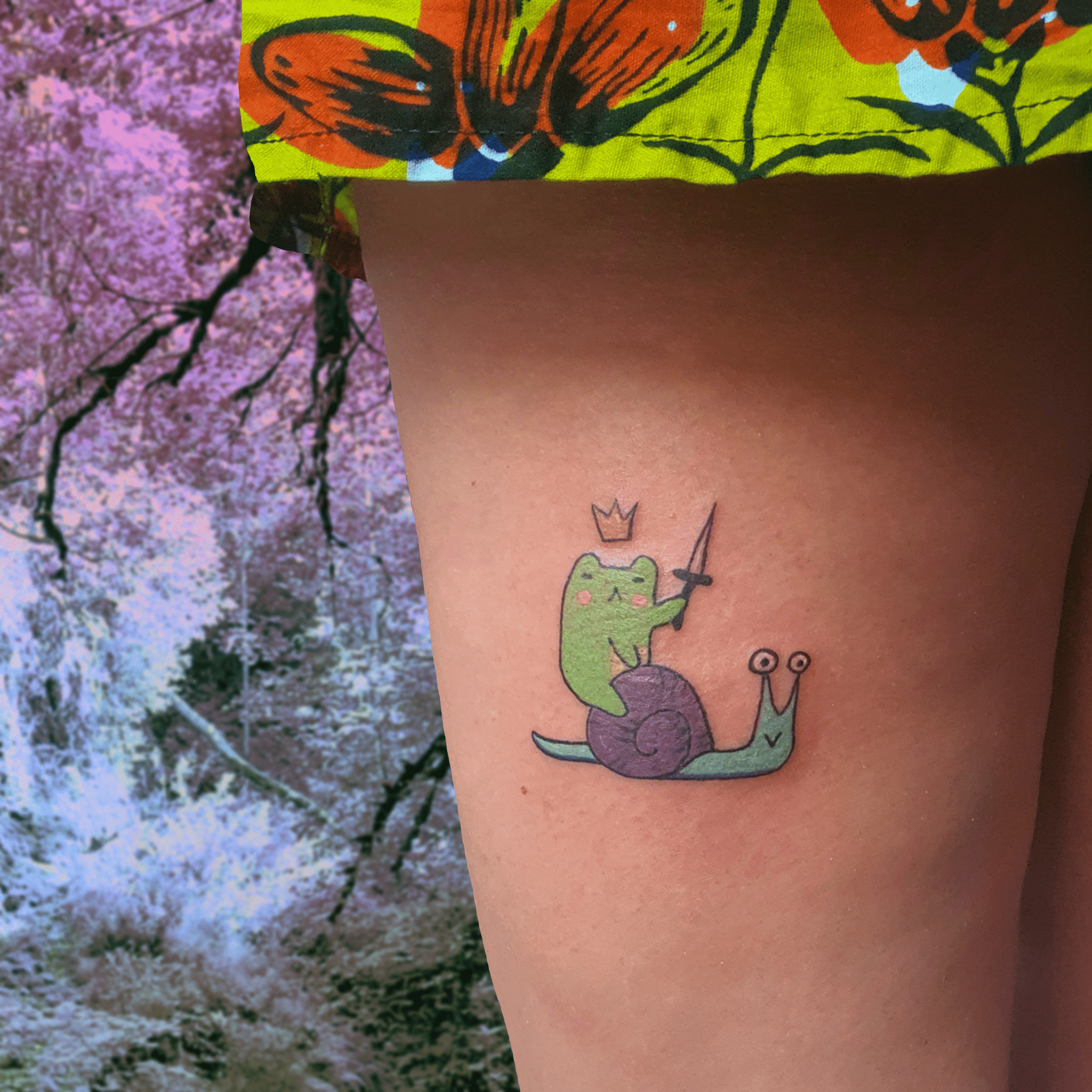 Tatouage en couleur d'une grenouille reine partant au combat sur un escargot